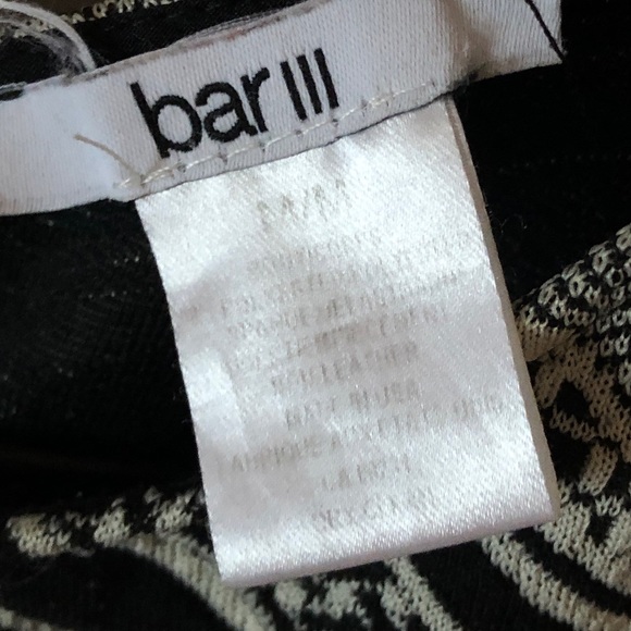 Sleeveless Slimming Dress - Picture 3 of 4